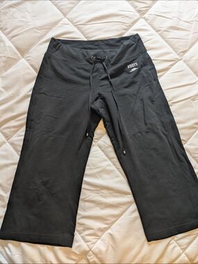 Y2K Roots black drawstring capri pants Size M